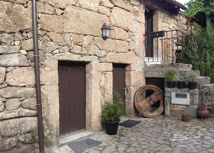 Cantinho Redondo Geres Tatil Evi